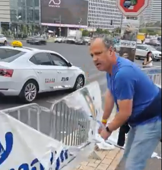 שמאל חלש ואלים