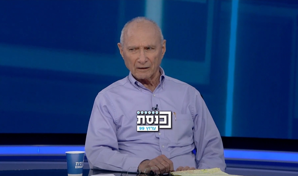 עוזי לנדאו: