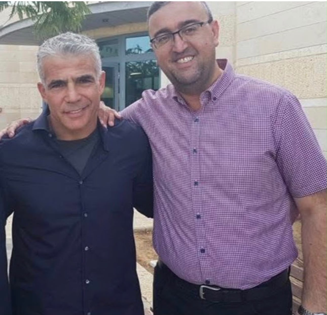 חיבוקי של משה פרץ ולפיד