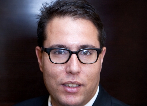 הון, שלטון והתעללות בניצולי שואה