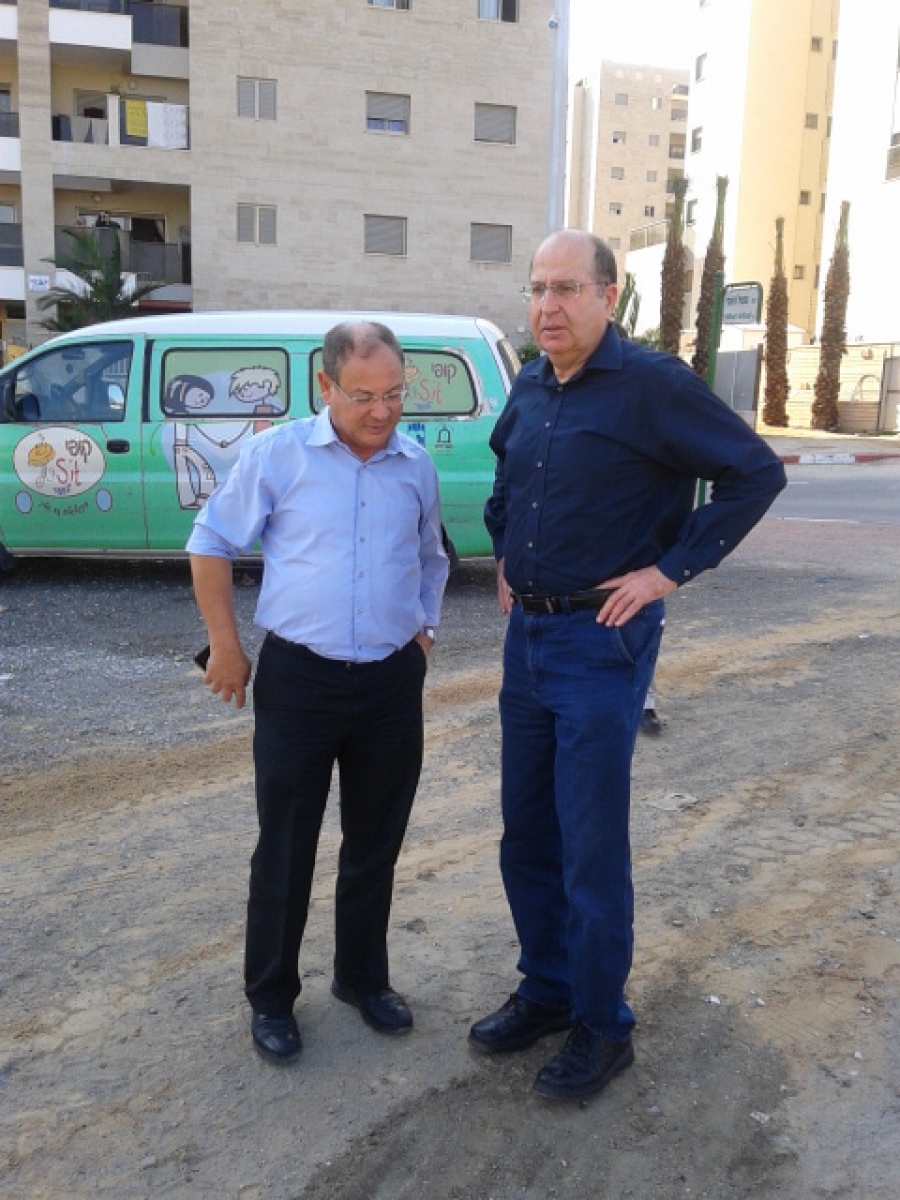 השר יעלון: