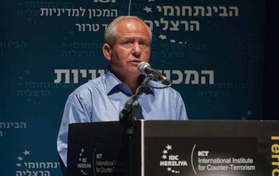 דיכטר :