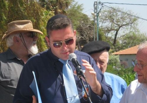 ג'ונבלאט מזהיר מהתחזקות הציר האיראני הסורי
