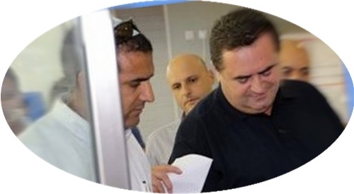 ליכודניק משתתף בצערו של אסי יצחקי בשל מות אביו - עודד