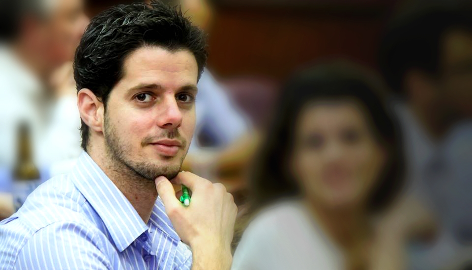 סלפי, צ'ק-אין וחייל בכלא
