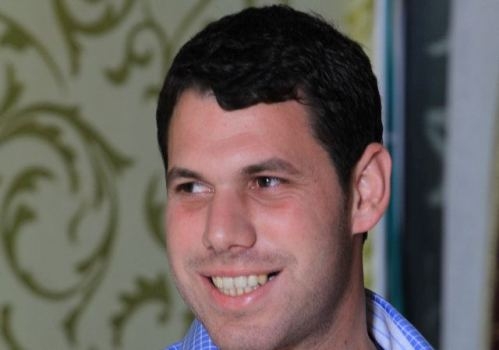 בן זקן משחק אותה : מונה ליועצה של רגב