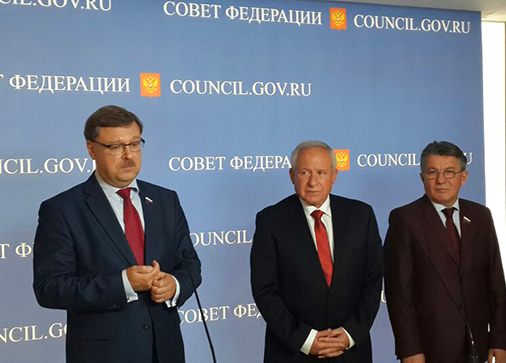 דיכטר מחזק את קשרי החוץ והביטחון