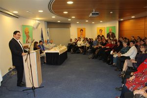 אילוז נואם בהשקת ספרו אתמול במרכז מורשת בגין