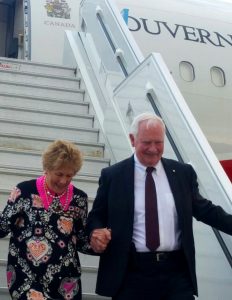 מושל קנדה דיוויד ג'ונסטון ורעייתו