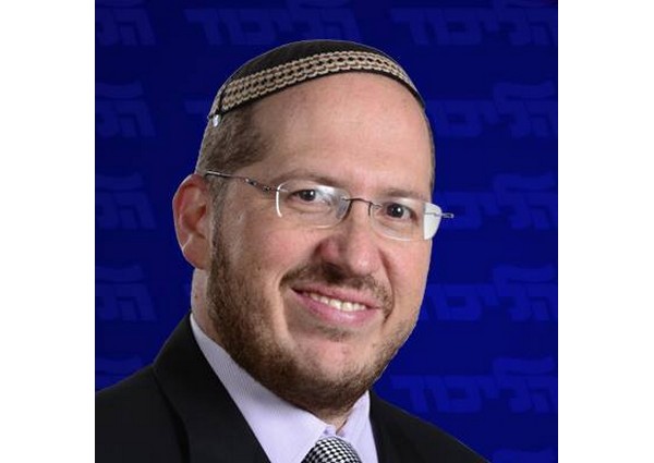 מי מכסה על לפיד והרצוג