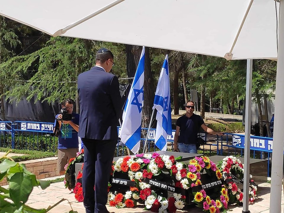 האזכרה לשמיר