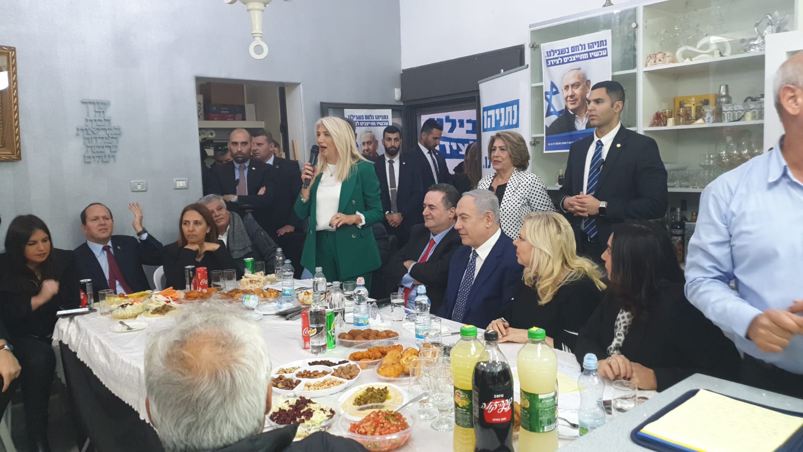 ואלו שעשו את ההבדל : מארק, אהרון ורווח כמקרי בוחן